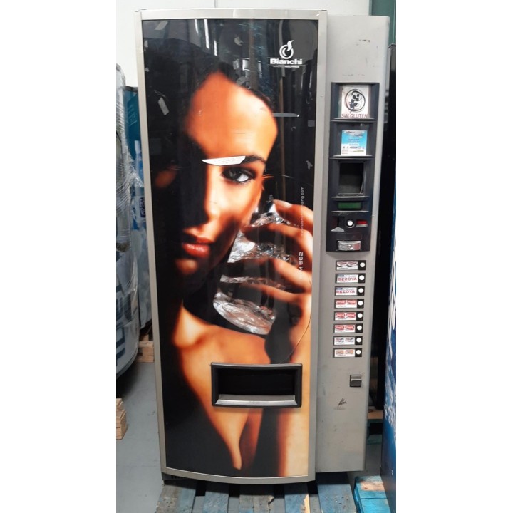Comprar Expendedora de bebidas frías, 8 selecciones. Reacondicionada